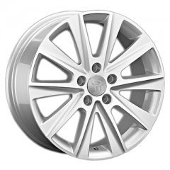 Audi A100 - Silver